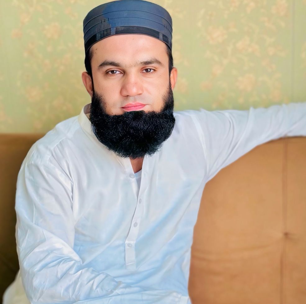 ایسـے معیارِ بصارت سـے جہاں کو دیکھو آنکھ دنیا کی کسی چیز سے مرعوب نہ ...