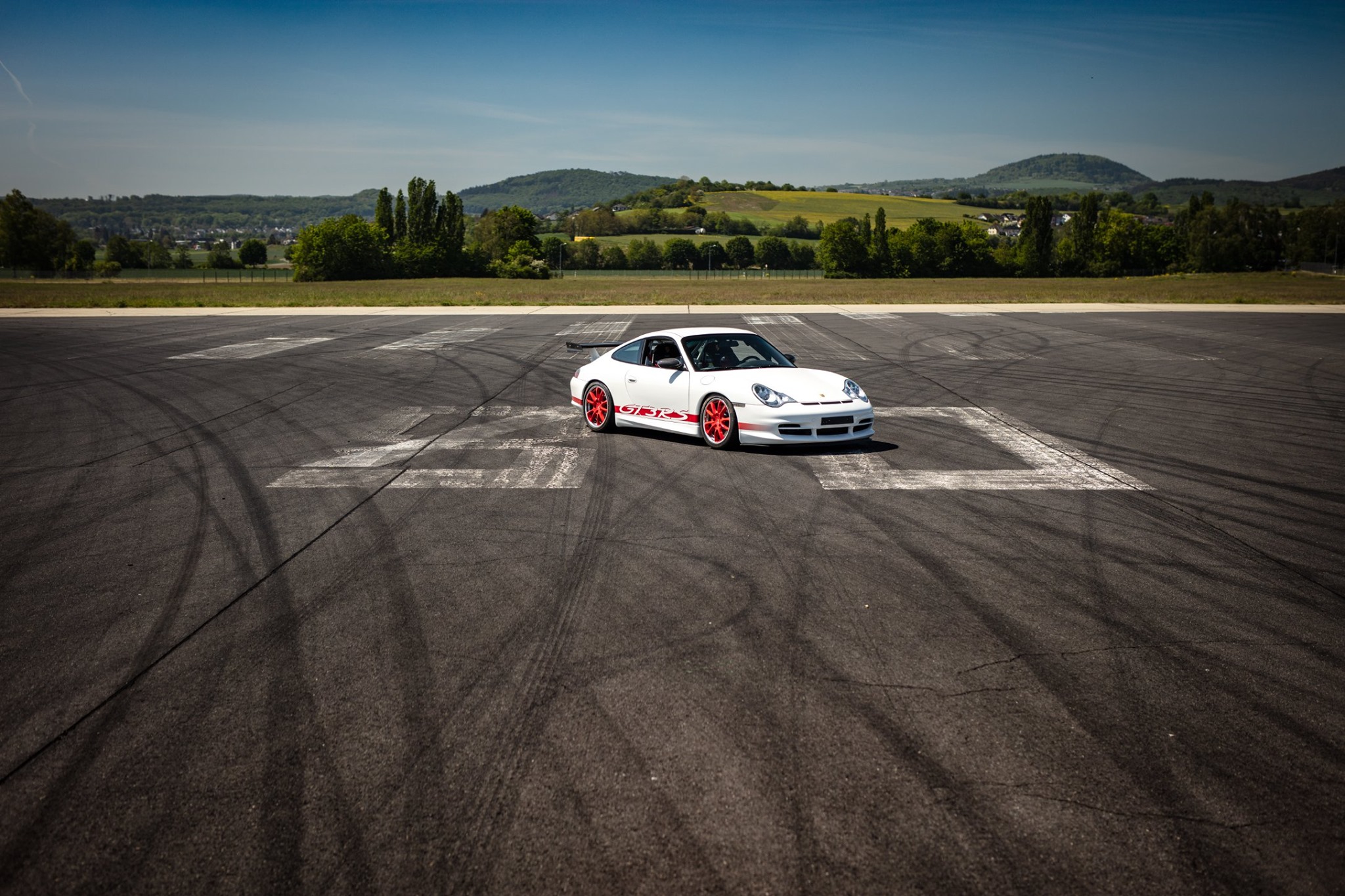 Rinaldi Racing - Porsche 911 GT3 (996) 