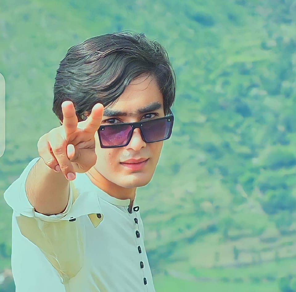 صاقی زما ریڈ لائن دے ️• saqi jan | Shakir Jani | Facebook
