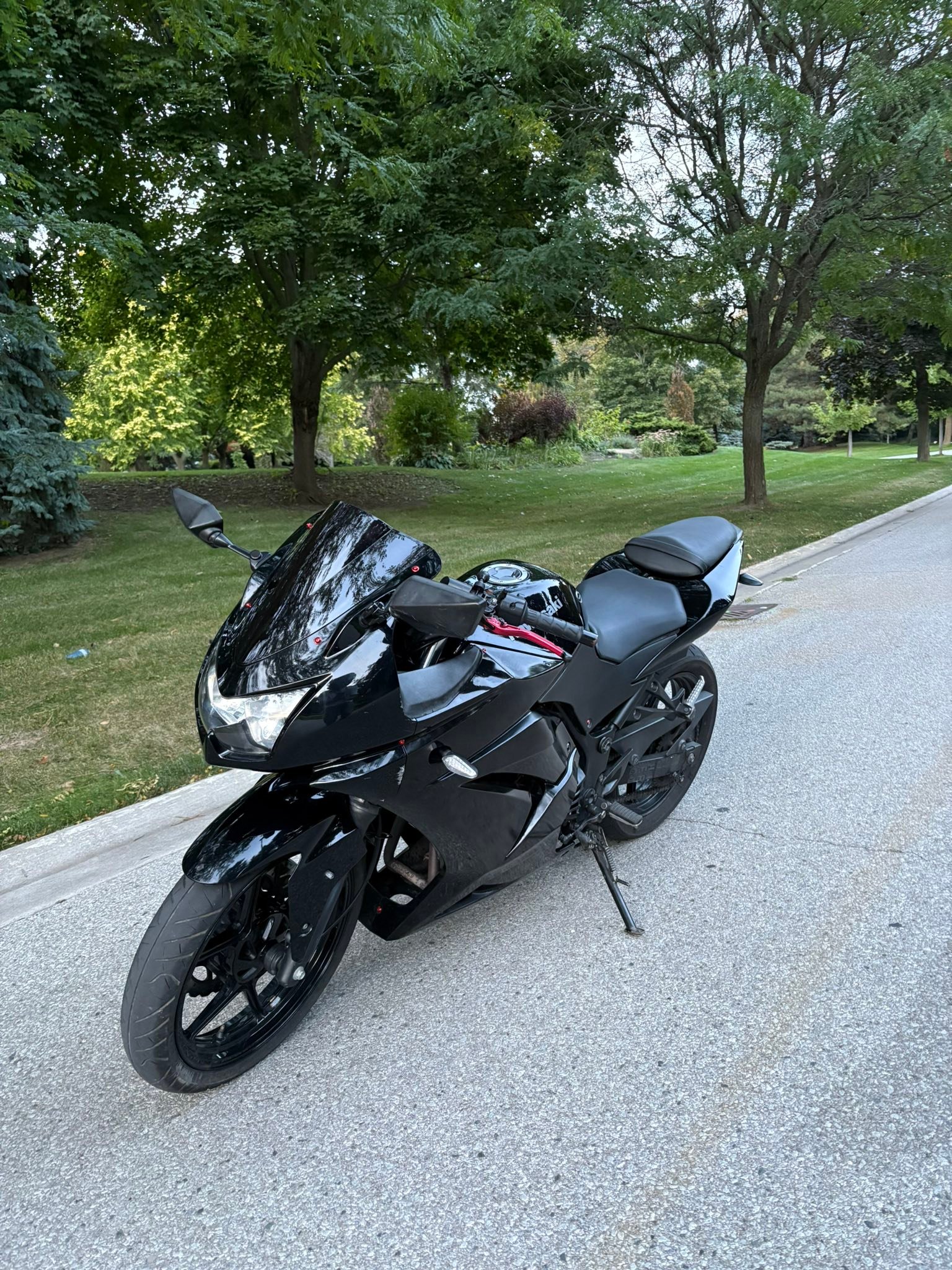 Selling 2011 ninja 250 beginner bike