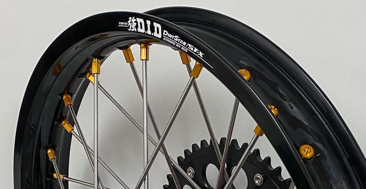 Custom wheel set for YZ125G project build with D.I.D Dirtstar rims