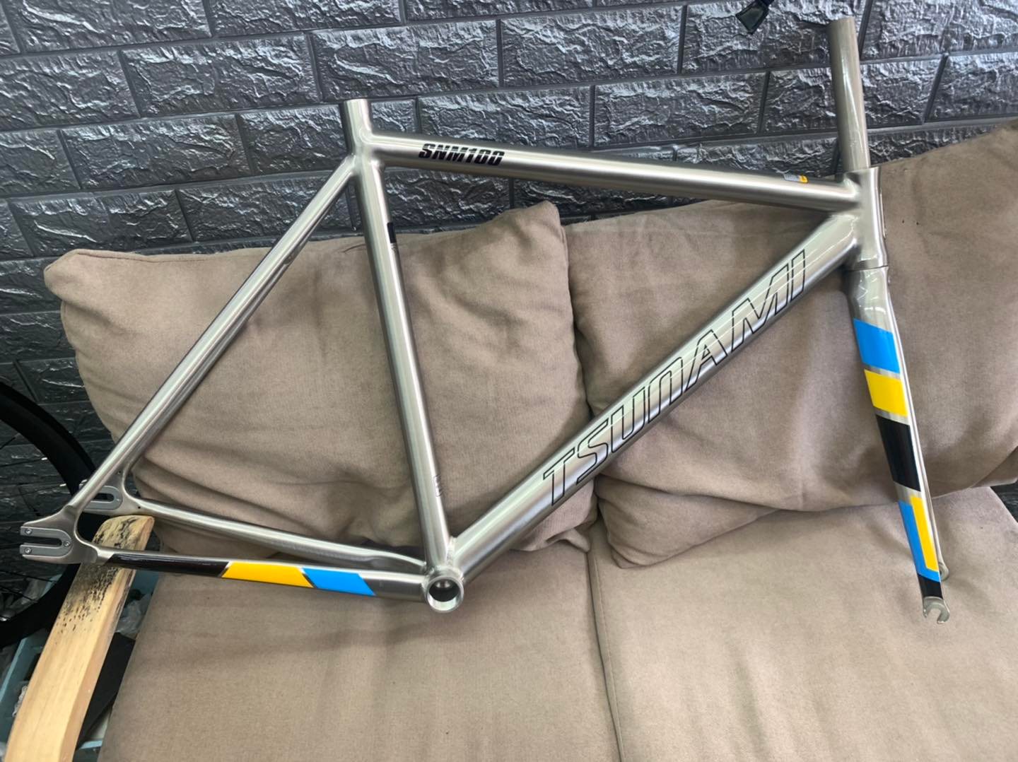 Tsunami snm100 silver colorway frameset size 52 only available now