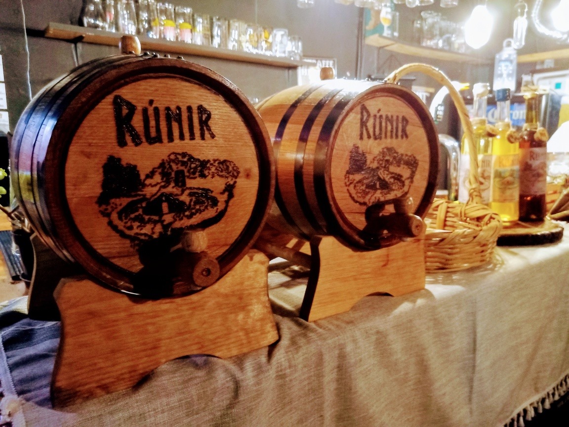 El elixir también viene en... - Rúnir Hidromiel Artesanal