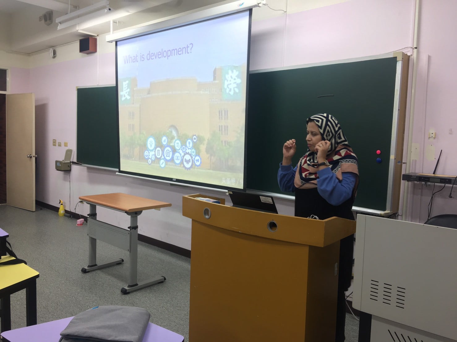 長榮大學 - 與疫情直球對決 長榮大學永續發展國際學程超前部署 測試境外生線上教學 考量外籍學生因Covid-19無法準時來台就讀，長榮大學 ...