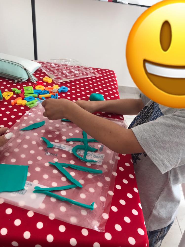 Edukids - Aprendiendo el alfabeto, formando letras con...