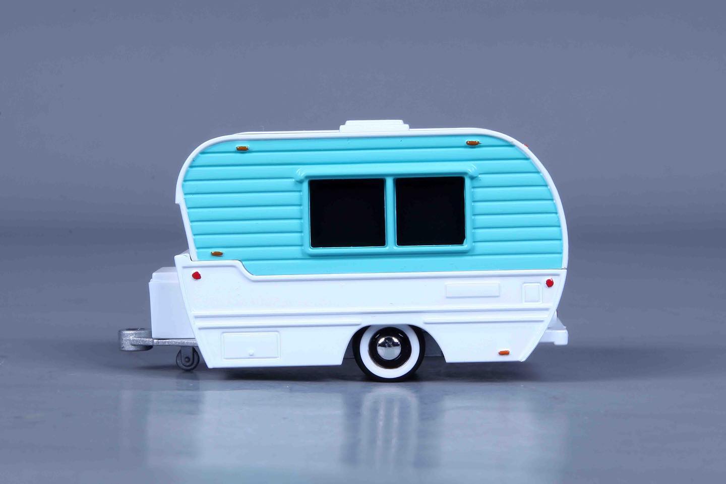 新品レアMaisto TOW&GOキャンピングトレーラーVWsquareback One of the newest Maisto Design Tow &Go sets on the way, the
