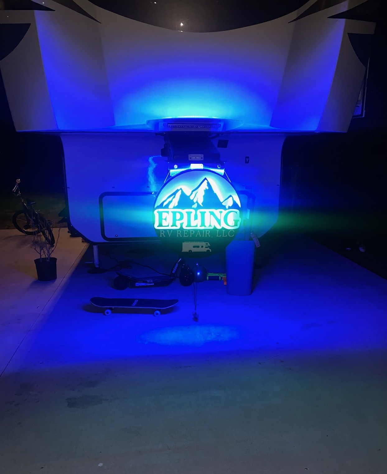 How cool is this custom sign on... - Epling RV Repair, LLC