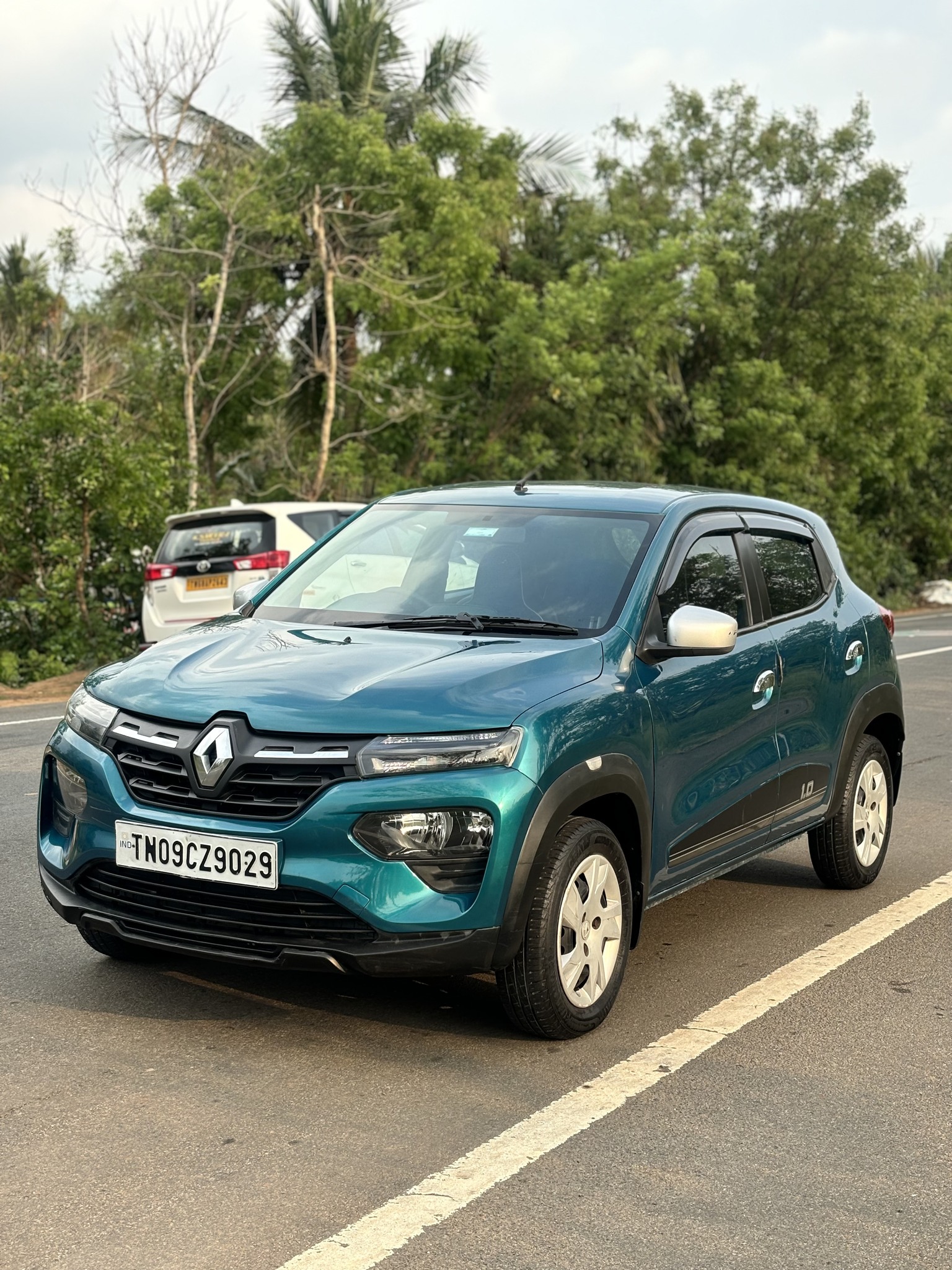 RENAULT KWID RXZ AMT EASY-R1.0.SCE** REG NO : TN09 CZ 9029 MODEL