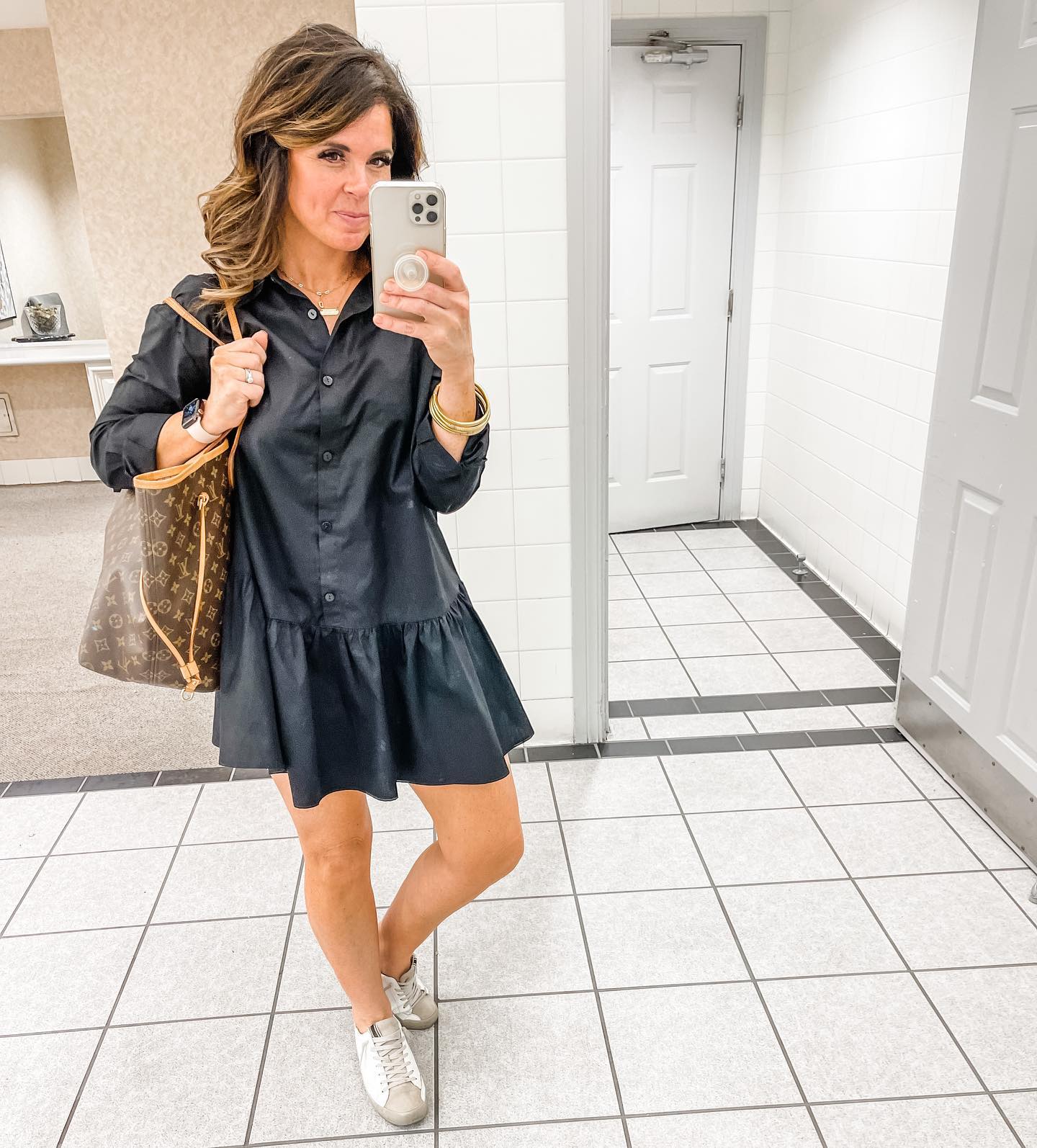 What's your rule when it comes to bare legs in the Spring? Fill in the blank: when the temperature goes above ______, I ditch my tights and stockings to bare my legs