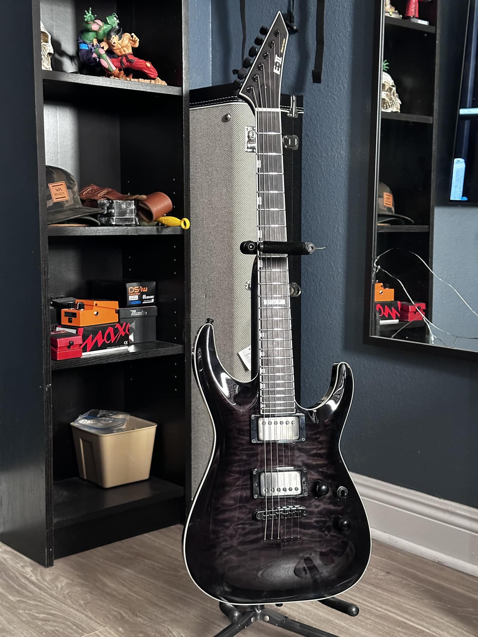 What is the value of a 2003 Horizon guitar?