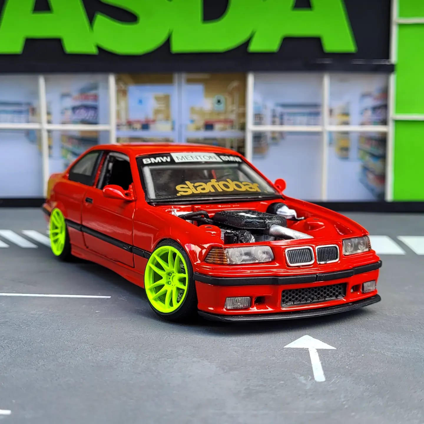 1:24 bmw e36. Body is the diecast gama model, chassis,interior and 