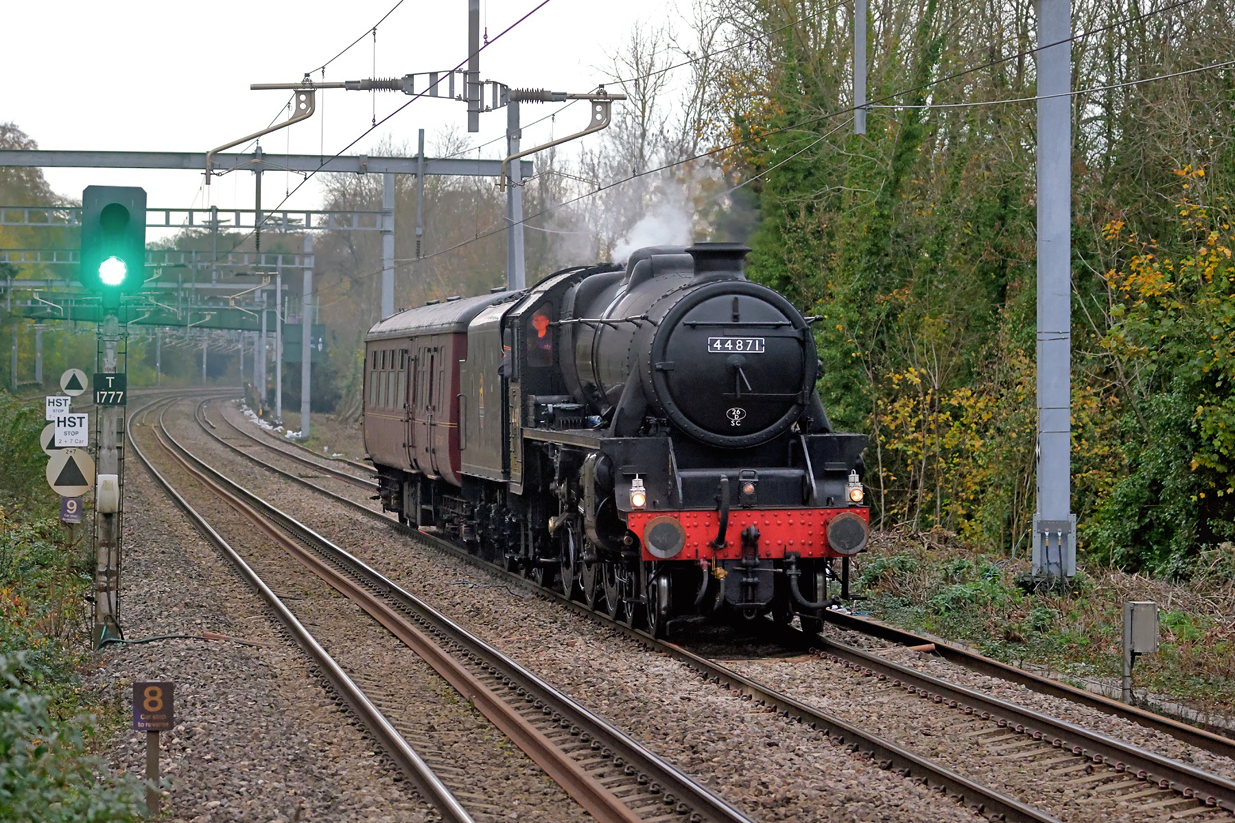 Steam Trains | LMS Stanier Black 5 steam locomotive 44871 about to pass ...