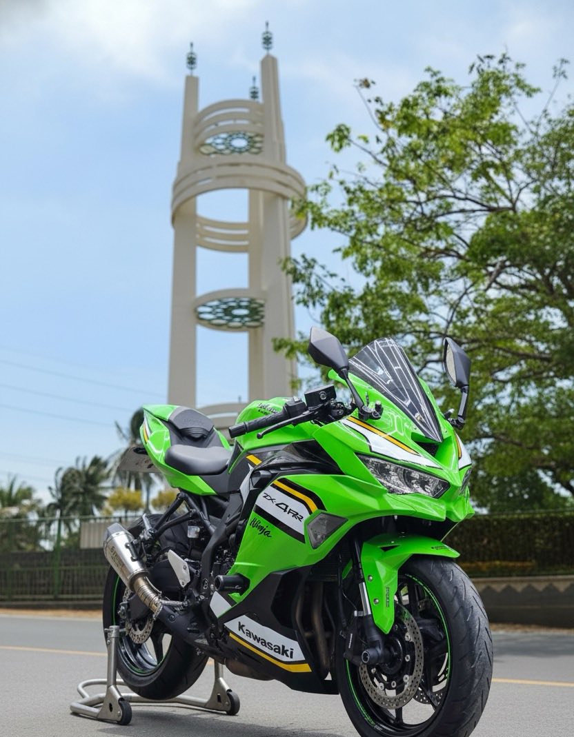 Kawasaki ZX4RR 2025 with 2k odo reading purchased last April 2025 ...