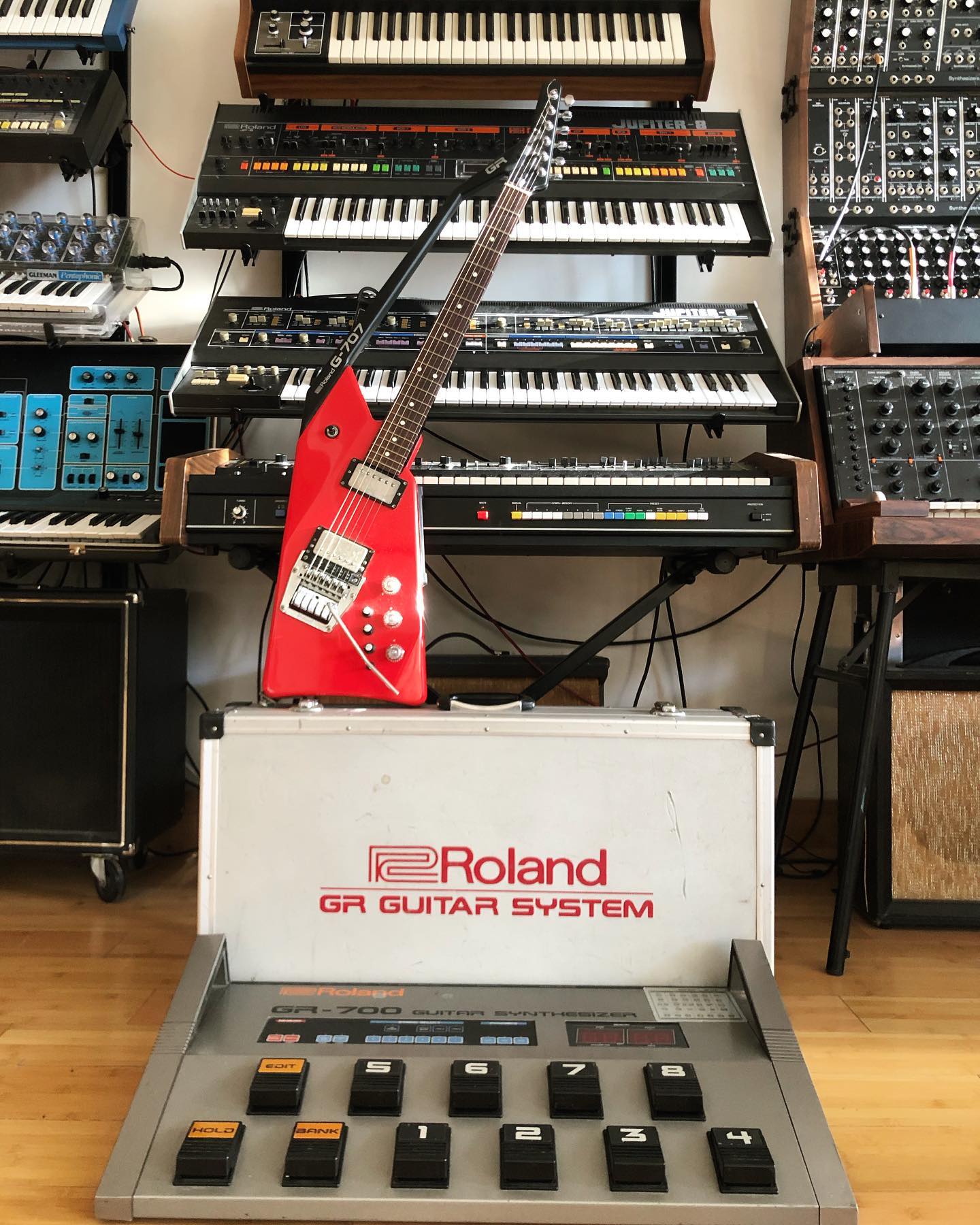 Roland GR700 Guitar Synthesizer Discussion