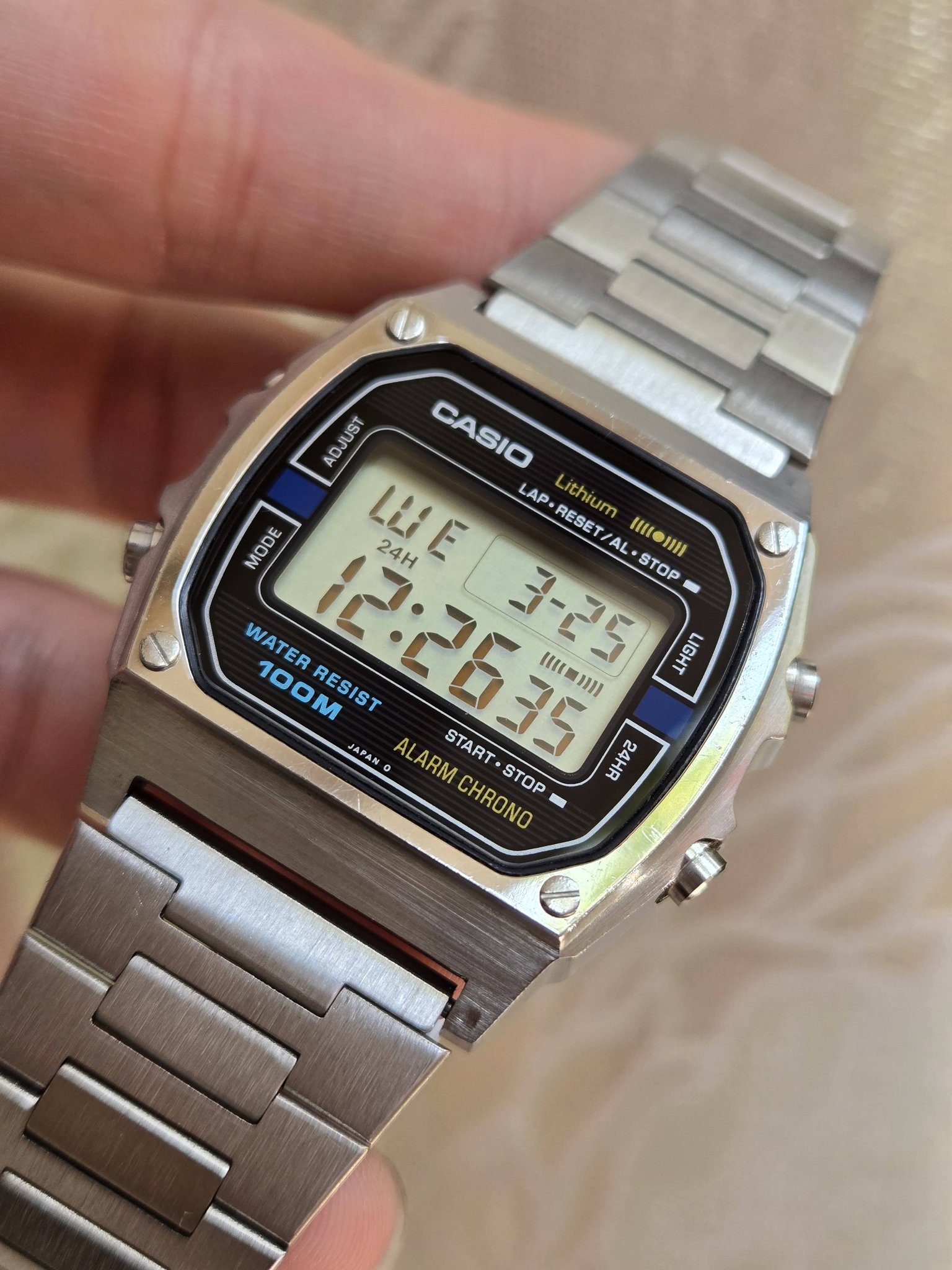 Casio w-760 watch features and description