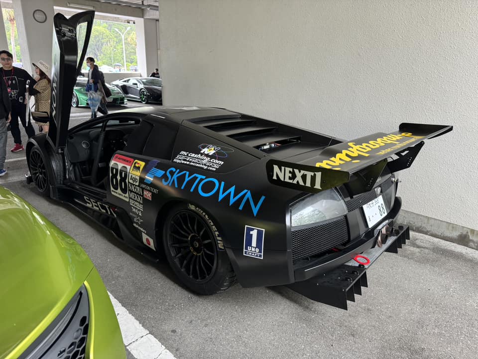 JGTC GT500 battle at Fuji Speedway in 1996