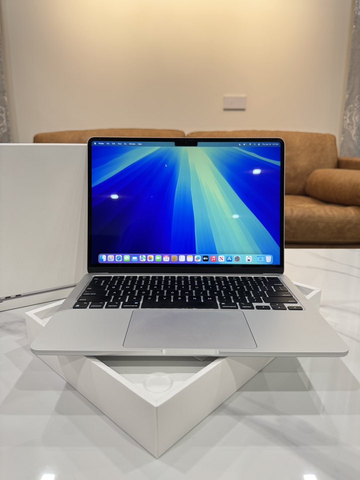 MacBook Air M1 Ram 8gb ssd 256gb, Máy xài rất mượt , Máy bảo hành