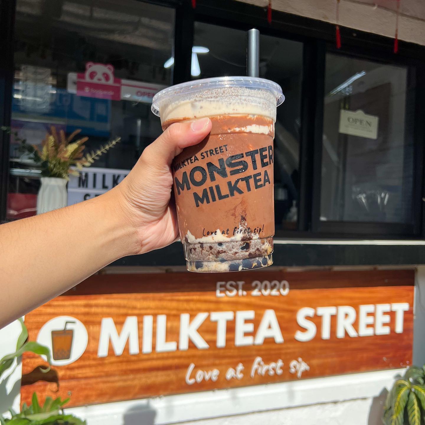 SouthOut - 🧋 Koopi is ready to serve you milktea 🧋 TGIF!...