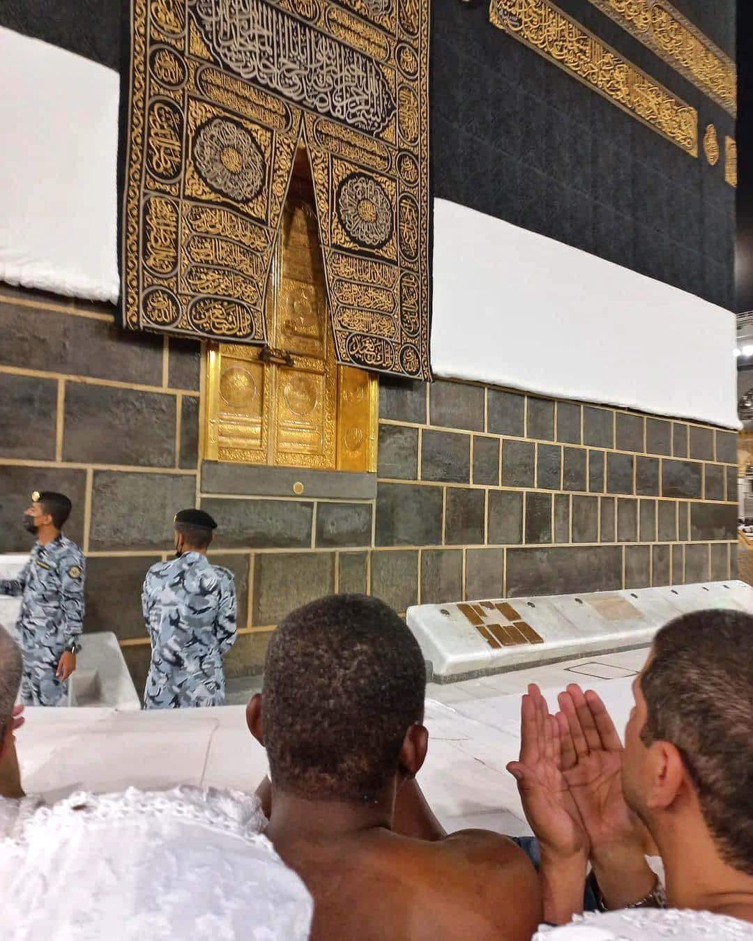 Pilgrims engage in Dua near the... - Ksa News & Culture | Facebook