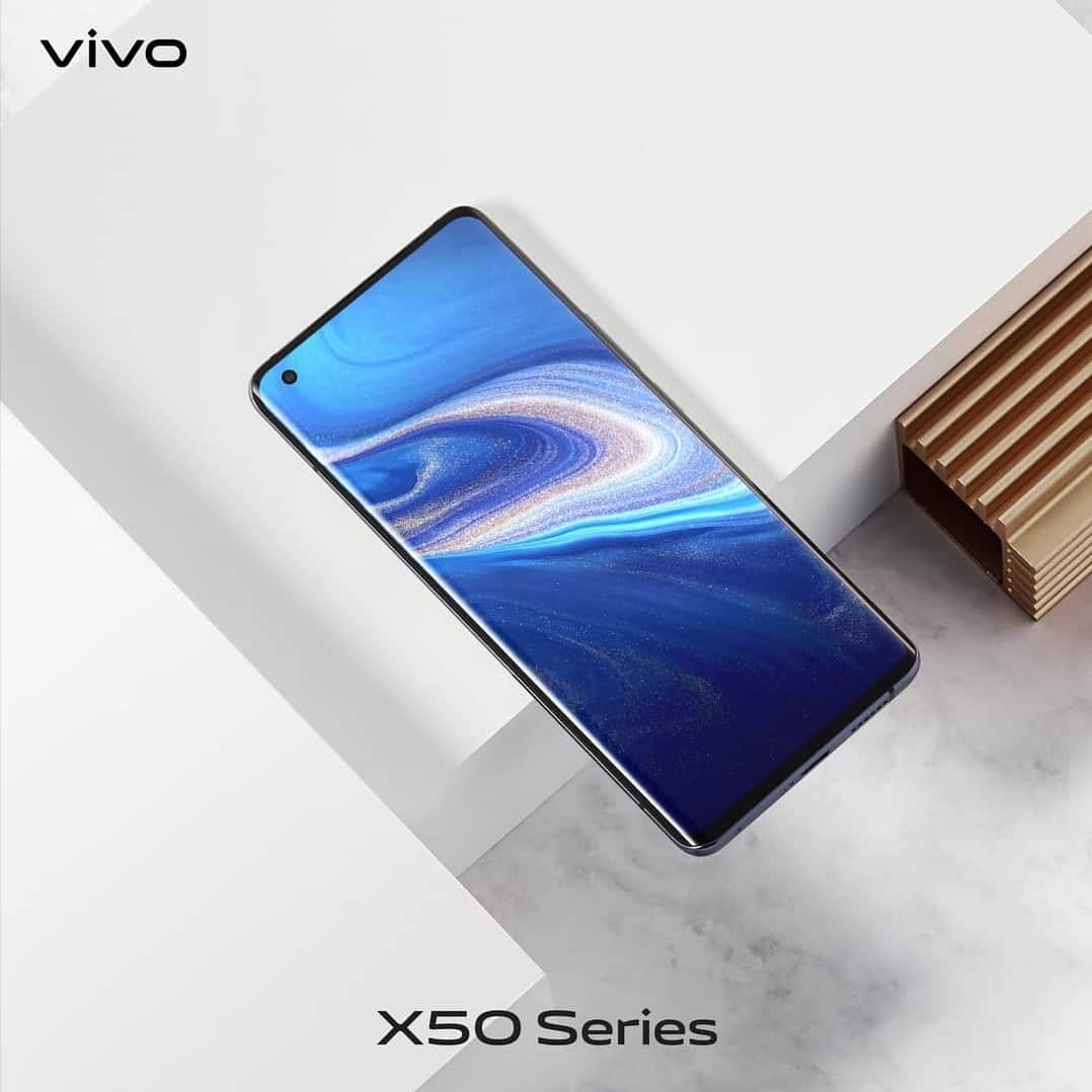 AQSHA CELL - The smooth display with a 3D Curved Screen of...