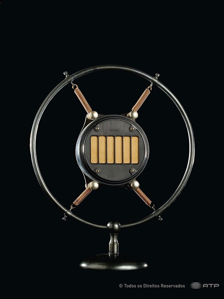Museu RTP - O Microfone Igranic do Radio Clube Português...