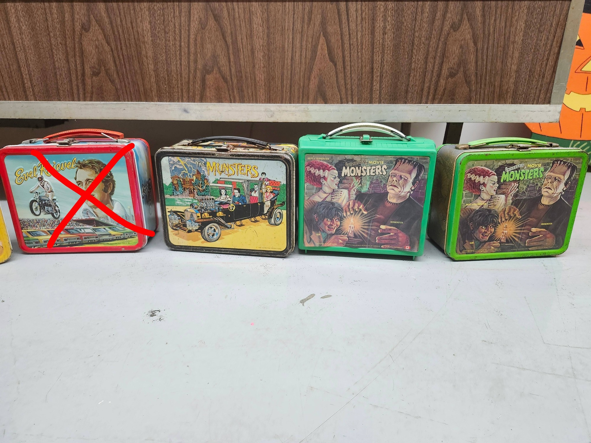 Ive got a 1998 godzilla thermos lunch box and im looking to sell it.