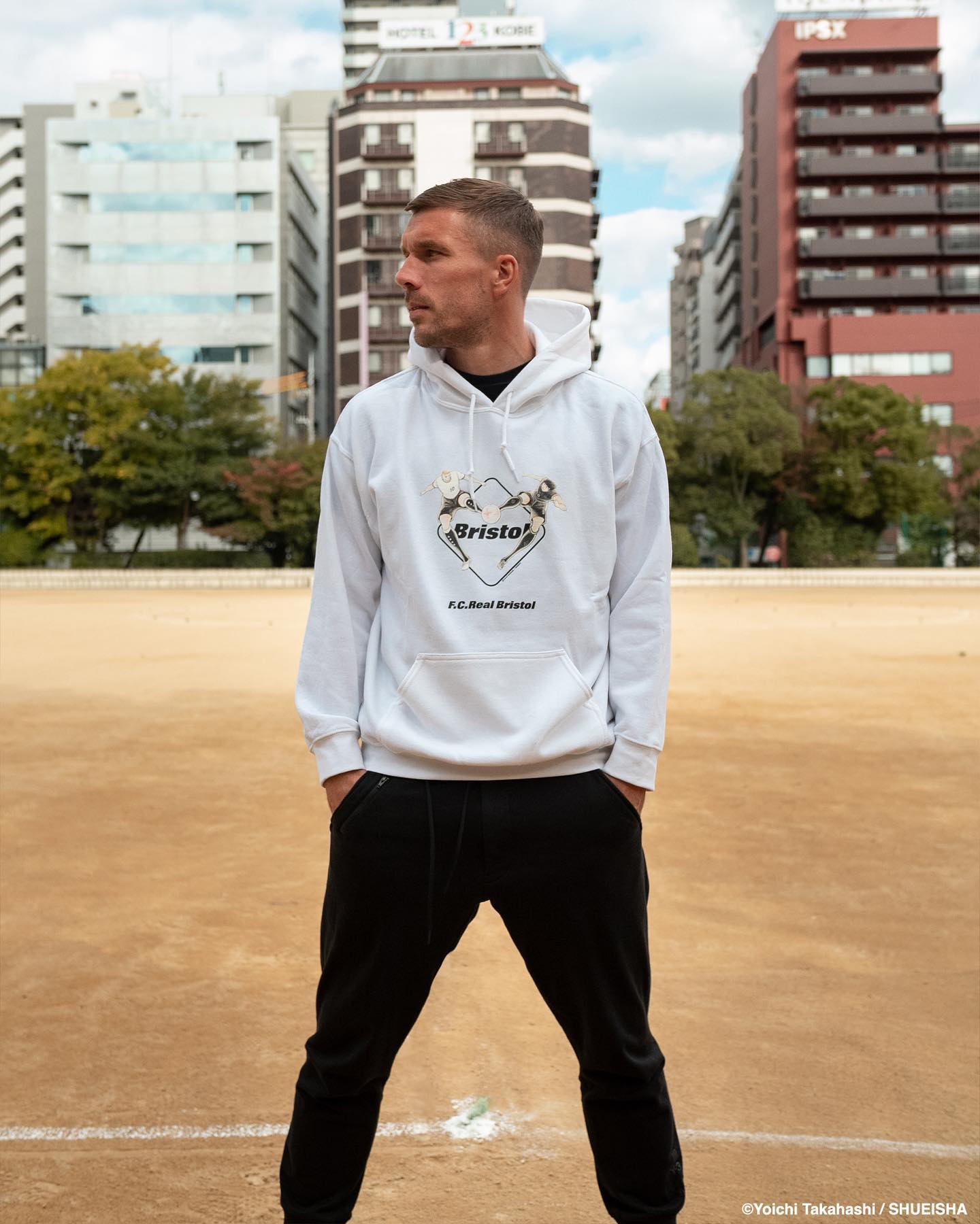 🇩🇪STRASSENKICKER × F.C.R.B. ×『キャプテン翼』🇯🇵 ‪‬ 人気