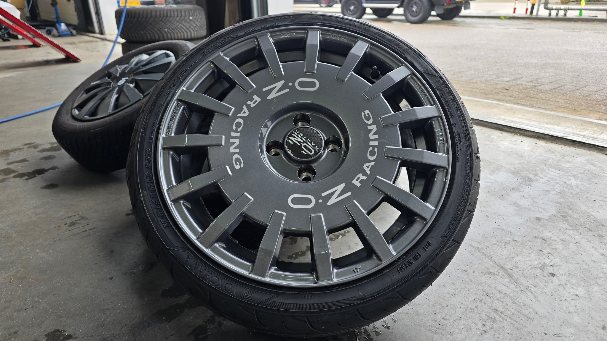 Hello everyone! Finally the rims and tires arrived and despite the 