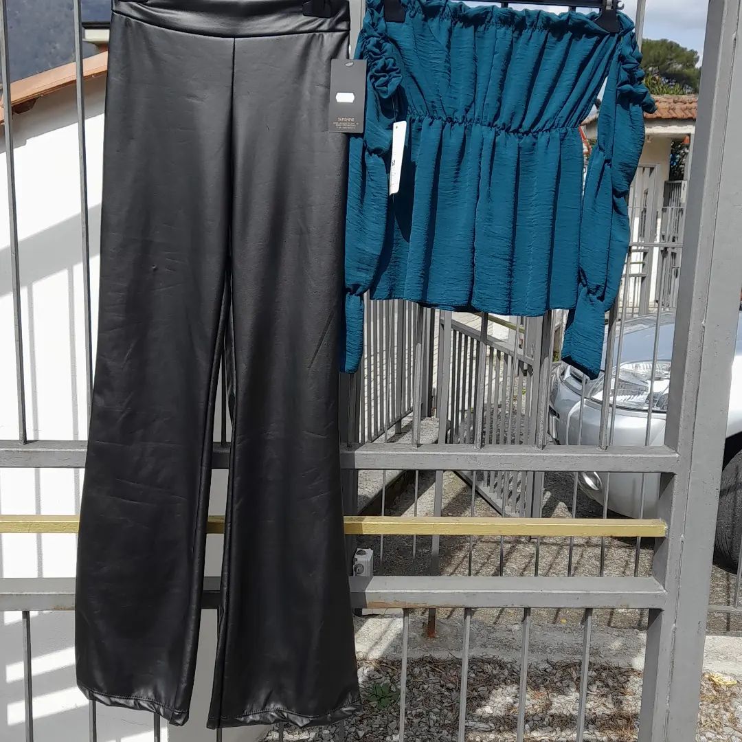 Lucrezia Sciortino Pantaloni balloon in tessuto super-stretch con tasche