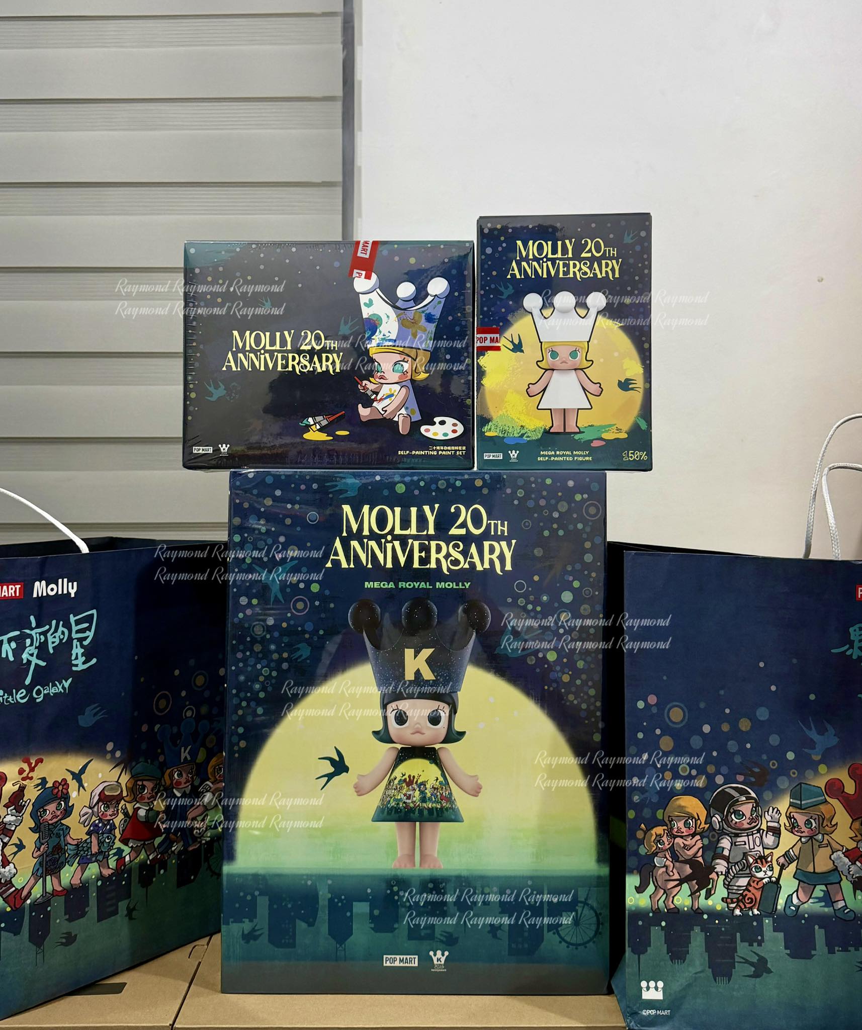 Mega Royal Molly 20th Anniversary Figure- Self Paint