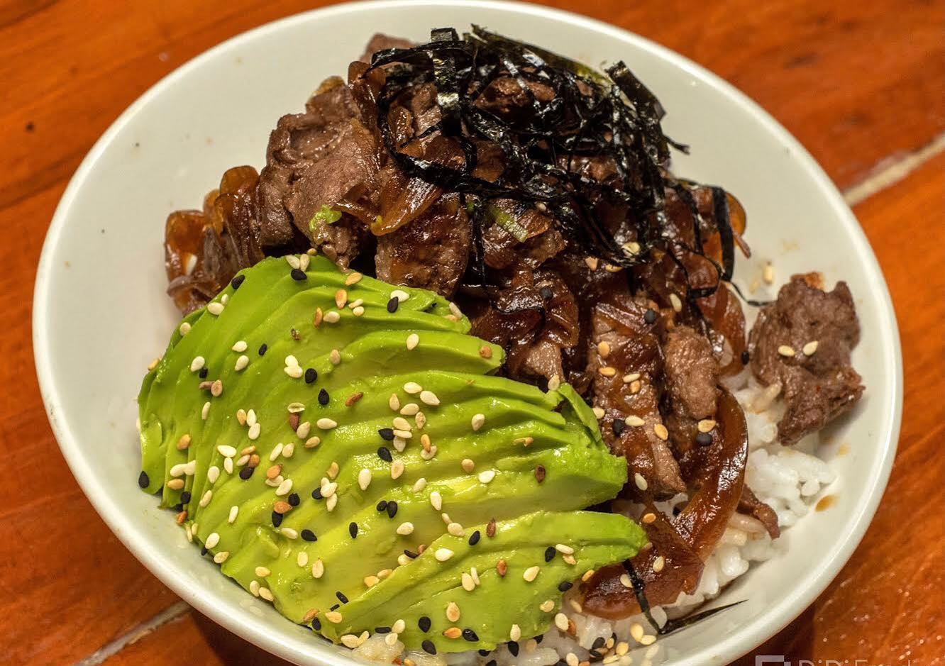 Gyu-Don Sirloin, arroz gohan, salsa... - KOI Cocina Fusión