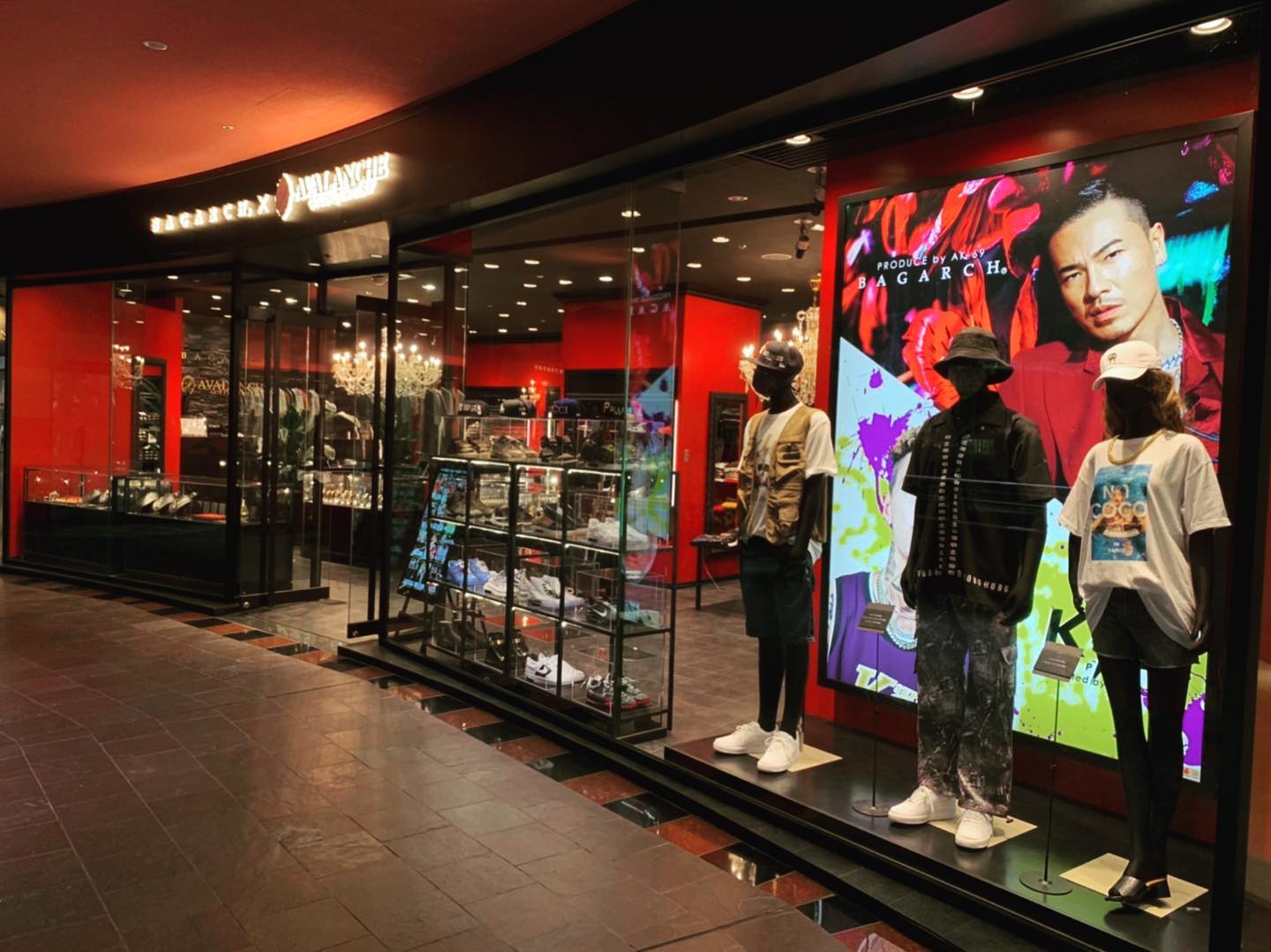 AVALANCHE - BAGARCH AVALANCHEがキャナルシティ博多1Fにグランドオープン 地方店最大の売場面積を誇り 品数も豊富に揃えております オープンを記念して20,000円以上ご購入の方に アヴァランチオリジナルノベルティをプレゼントします また 来店者全員には限定