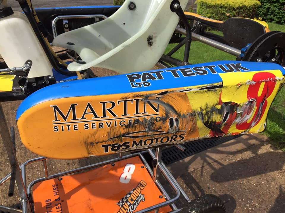 New bodywork and graphics still... - Emily Cooper Racing