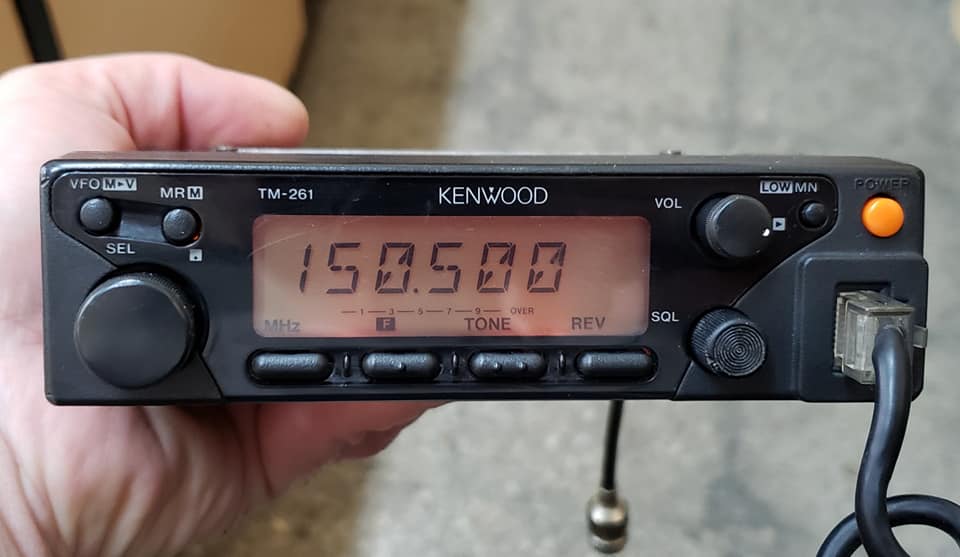 KENWOOD TM-261A VHF BANDA CORRIDA. LIBERADO 136 A 174 MHZ