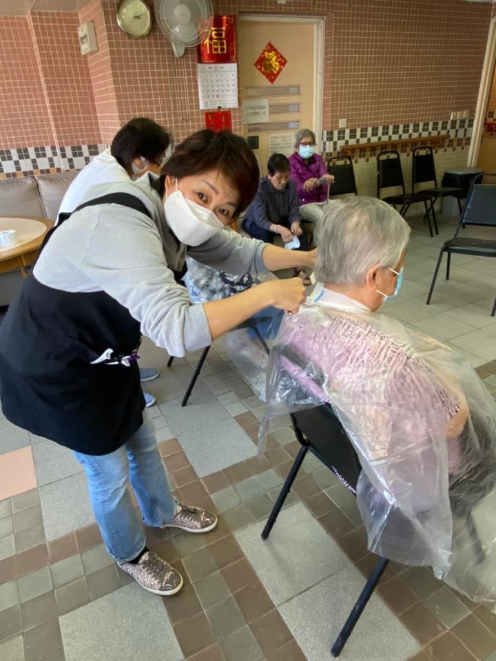 #接納 - 首次出隊服侍 🙏🏻 你知道我學剪頭髮💇‍♂️為什麼？... - 六個小孩的媽媽 Six Kids Mama | Facebook
