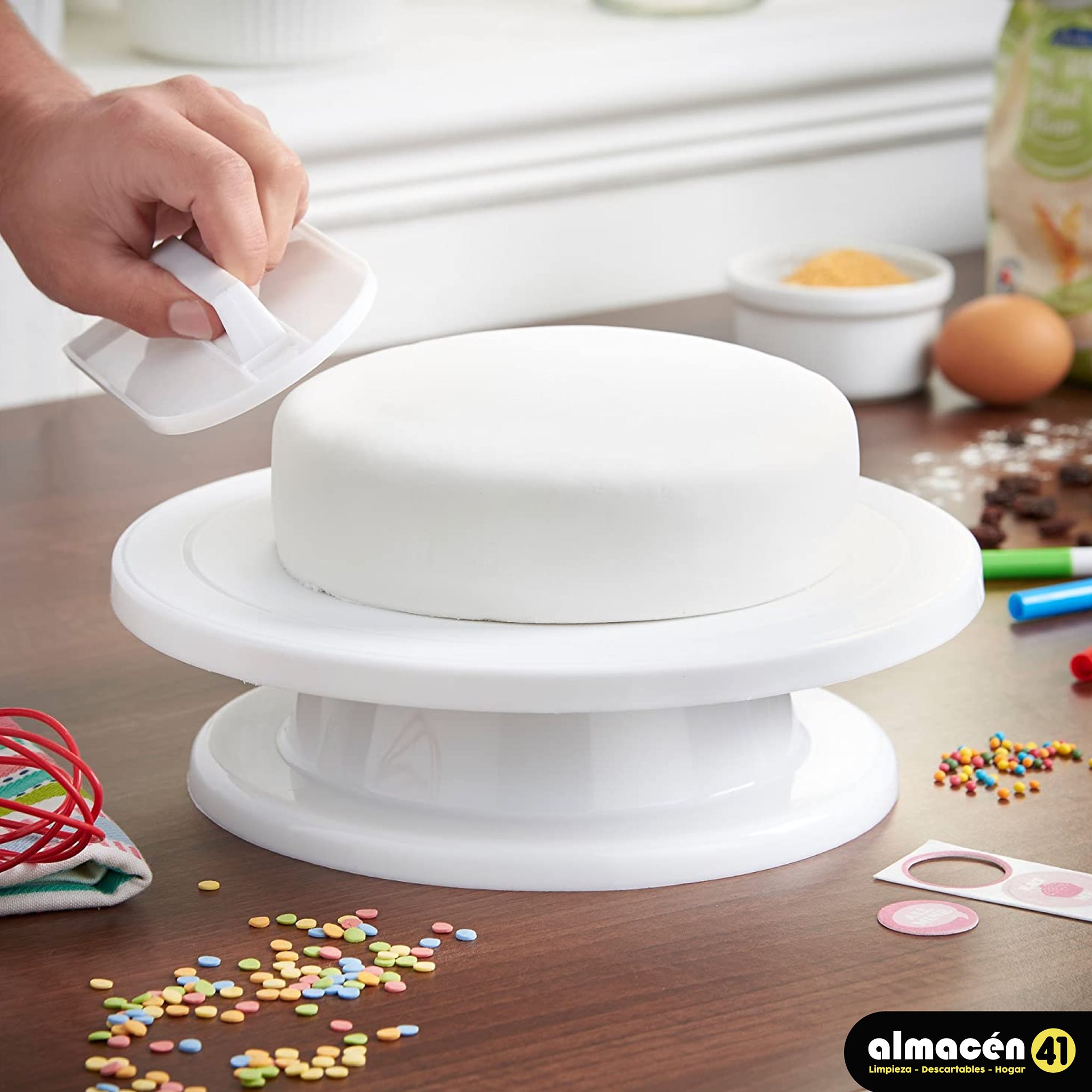 Almacen 41 - Base giratoria para decorar pasteles ⚡️ ⠀⠀⠀... | Facebook