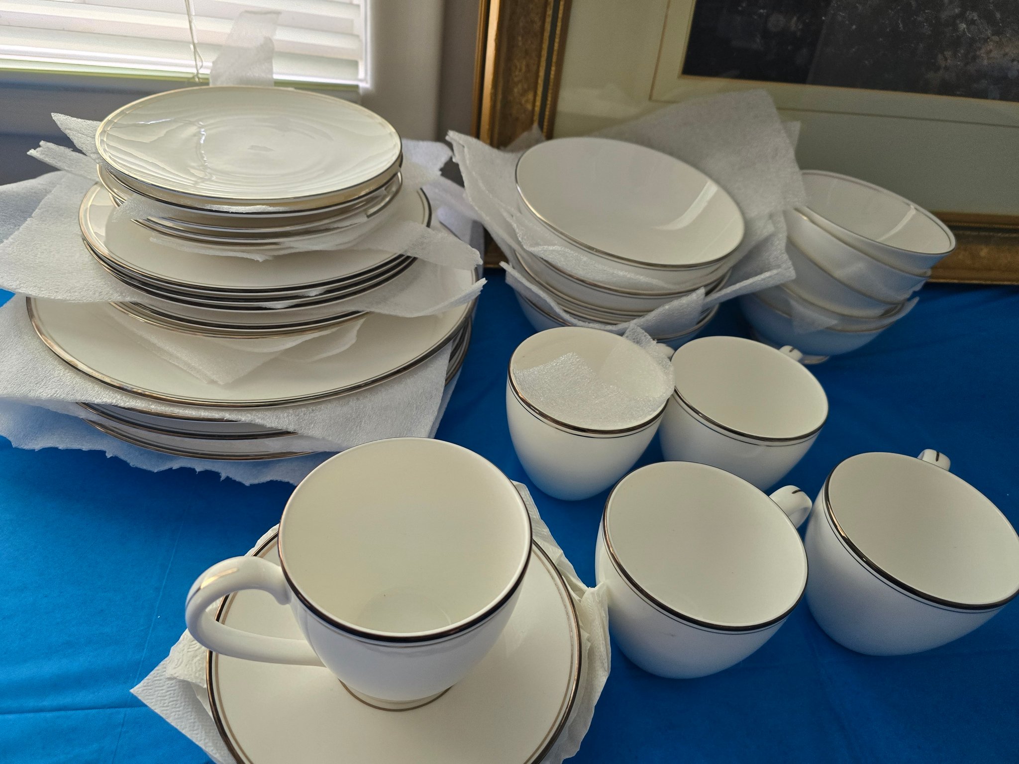 ☆ Kutahya : - 30 Pieces Porcelain Dinner + Mugs Set : 53.3$ ▫ 6  display picture 1