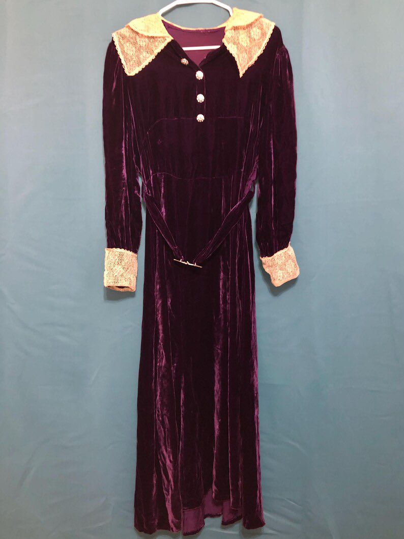 one royal holiday dress Pristine Laura osnes