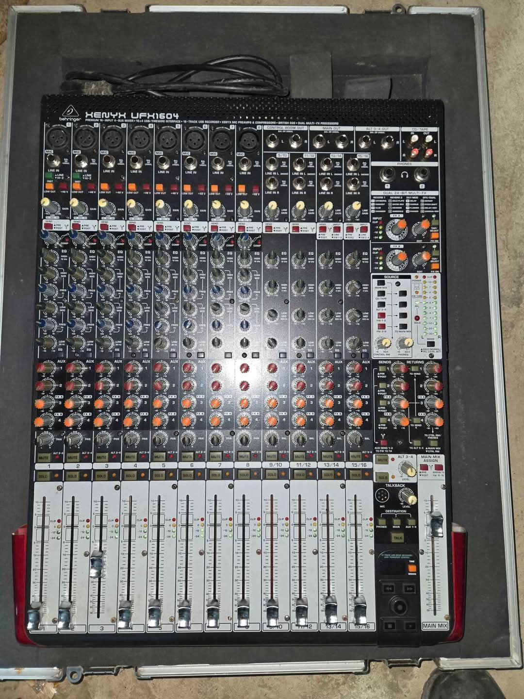 Behringer Composer PRO-XL MDX2600 Review and Audio Test by Geeky