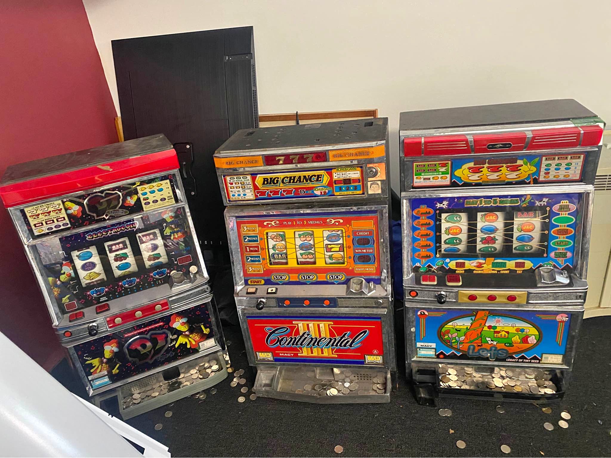Vintage token slot machine - Slot Machines - Garden City, Georgia ...