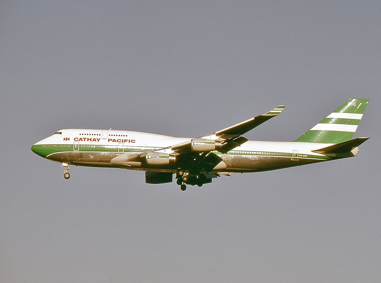 Cathay Pacific B747-467 showing the new color scheme. My pic, 1995