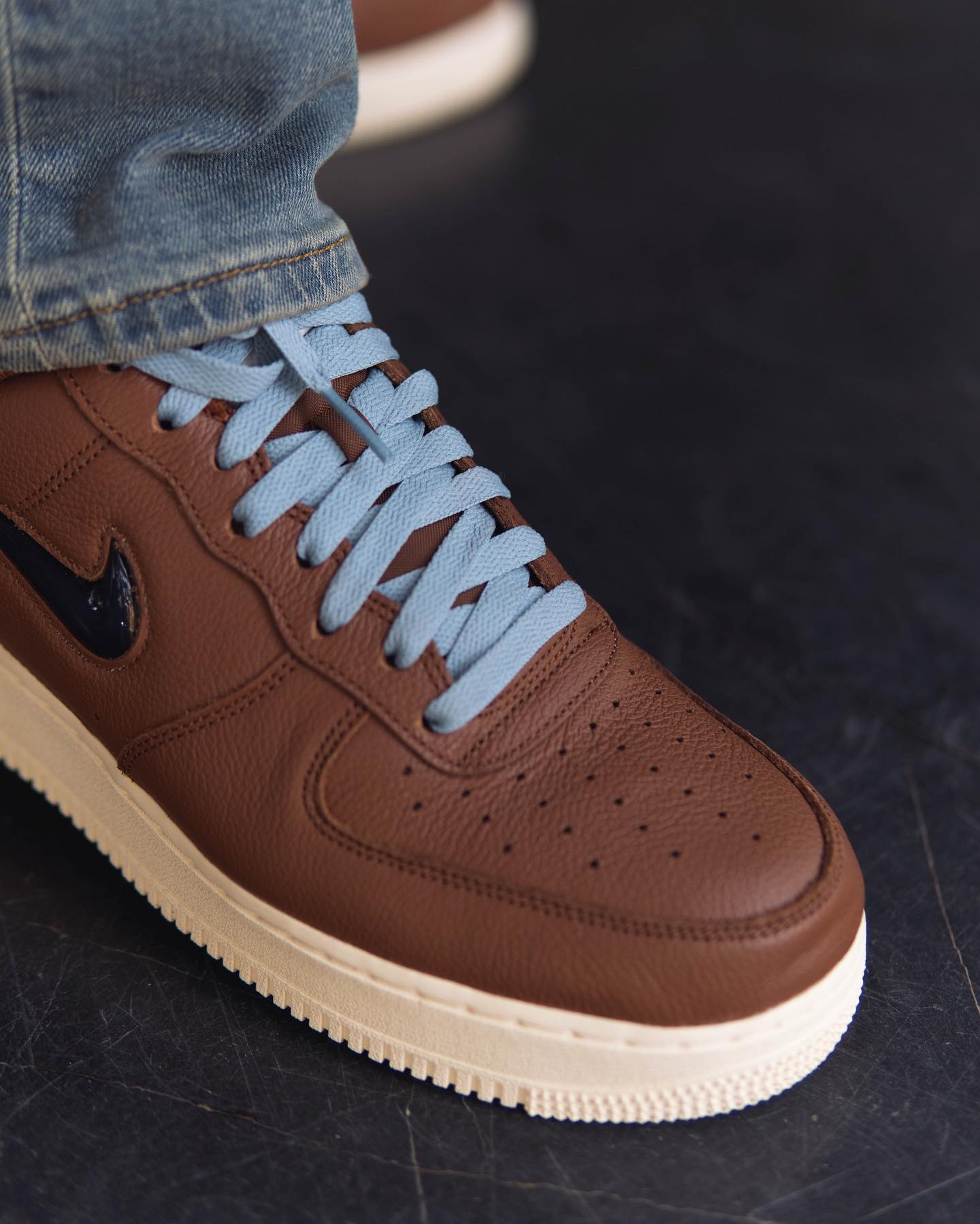 NIKE AIR FORCE 1 