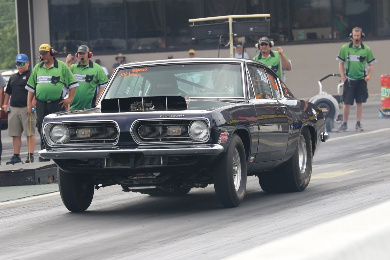Hemi Shoot Out - Four of the SS/AH cars made a run down... | Facebook