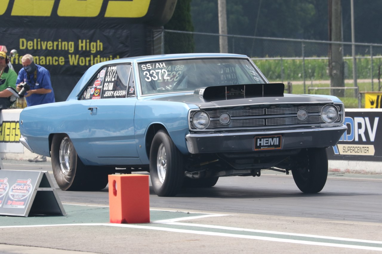 Hemi Shoot Out - Four of the SS/AH cars made a run down... | Facebook
