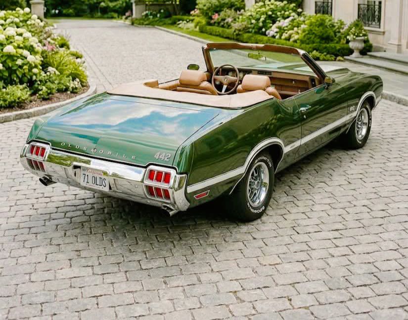1971 Oldsmobile 442 Convertible in deep metallic forest green