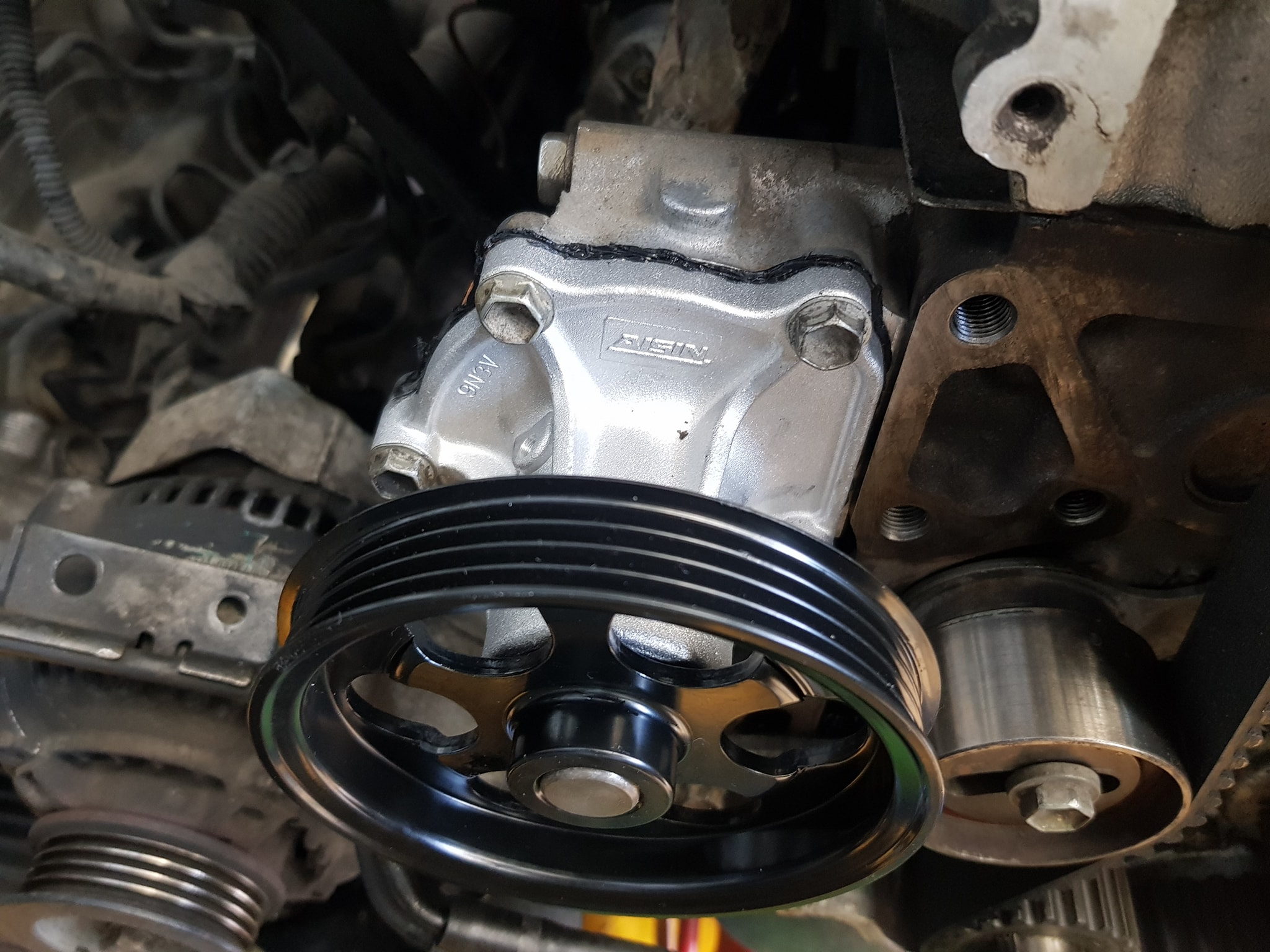 อู่เรืองยนต์ - Toyota ee101 เปลี่ยนปั๊มน้ำ... | Facebook