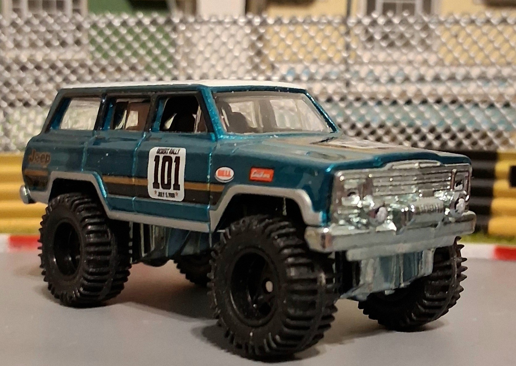 Just announced! 1989 Jeep Wagoneer in 1:43 scale diecast from IXO