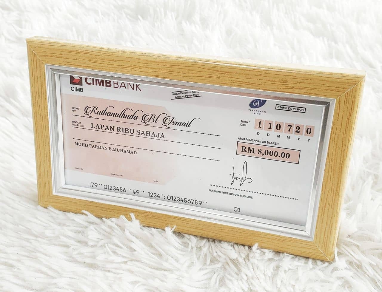 bunga_byfiena - . . Limited stok mockup cheque frame wood... | Facebook