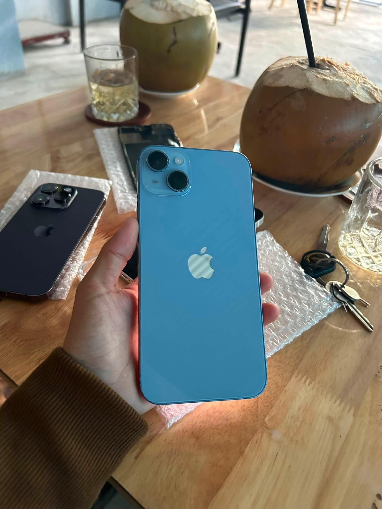 14Plus 512gb. IOS 16 luôn quá mượt. Pin vừa thay 100. Giá 10tr500