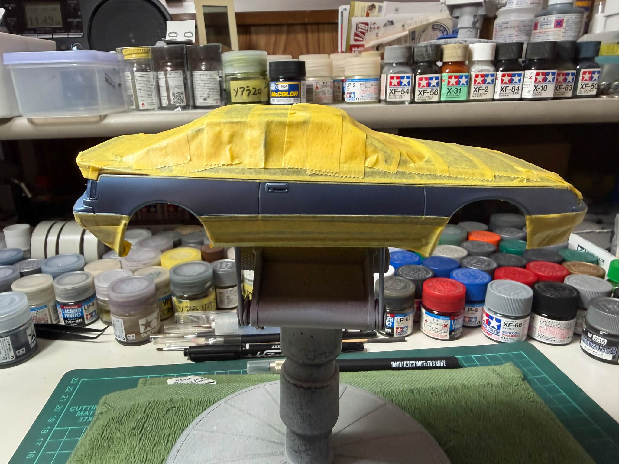 アオシマ鉄仮面によるエンジン付フジミ箱絵仕様進行中。